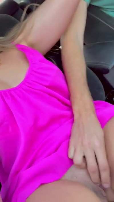 He told me I had to cum before the next stop light 🙈 [gif]