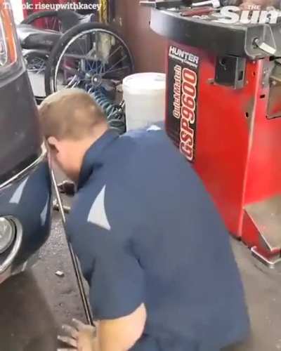 Mechanic uses social media to inspire people as he overcomes his disability..