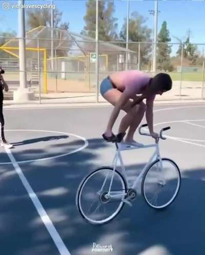 Her cycling skills are on another level. 