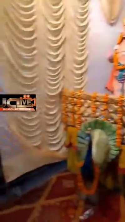 Drunk Khalistani miscreants enter Mata Rani Jagrata in Jalandhar, try to halt the function, beat women singing bhajans, and threaten people with swords (kirpans). Attackers boasting about being "Jatt de munde".