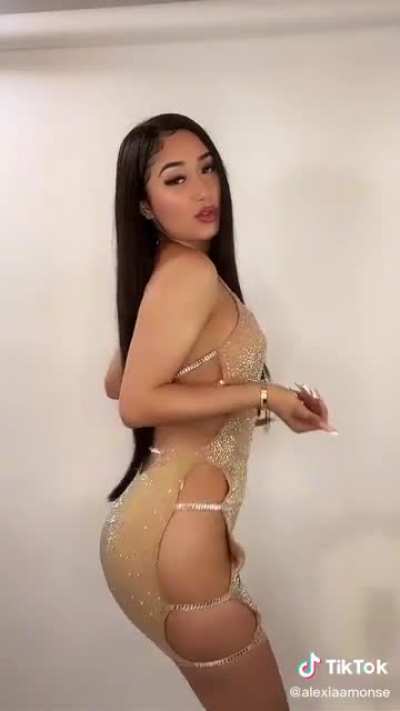 Gyattttt she&rsquo;s so bad 😩