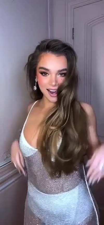 Hailee Steinfeld