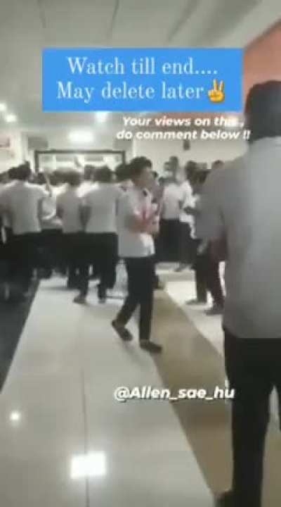 Aree par Namaz toh kaheen bhi padh sakte na&eth;