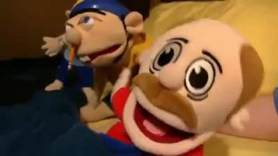 JeFfY pUlLs MaRvIn UnDeR tHe BeD cOvErS aNd FaRtS oN hIm AlMoSt KiLlInG hIm In ThE pRoCeSs