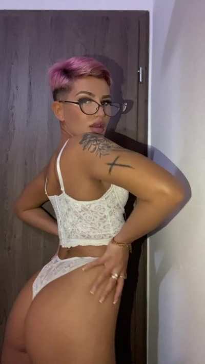[discord] theevent#0341 bi IRL or celeb chat 27 m uk here