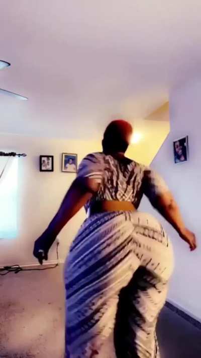 Thick Aunty with a big booty