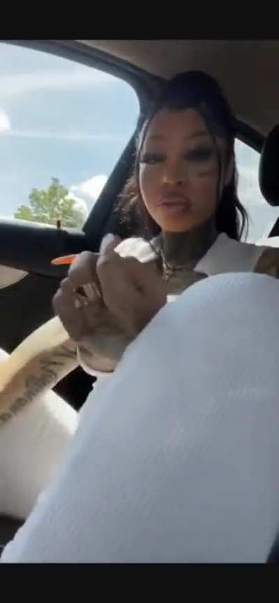 Kaybrazy2