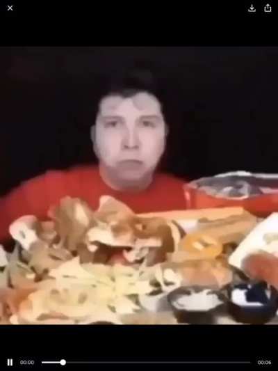 Dylan despu&eacute;s de ver otro video de el cayendose 😡