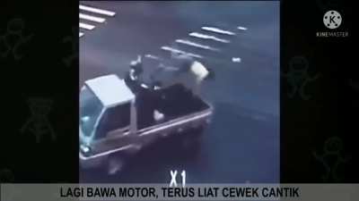 When you see your crush but you just getting a car accident