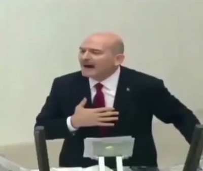 Bu adam doğruları t&uuml;k&uuml;r&uuml;yor dostum