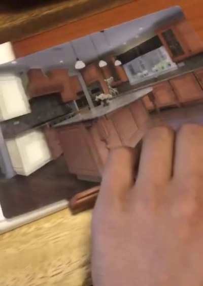 Displaying different material used in real time