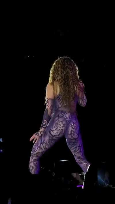 shakira shake