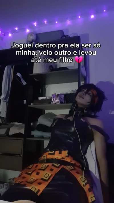 Não sobrou absolutamente nada.