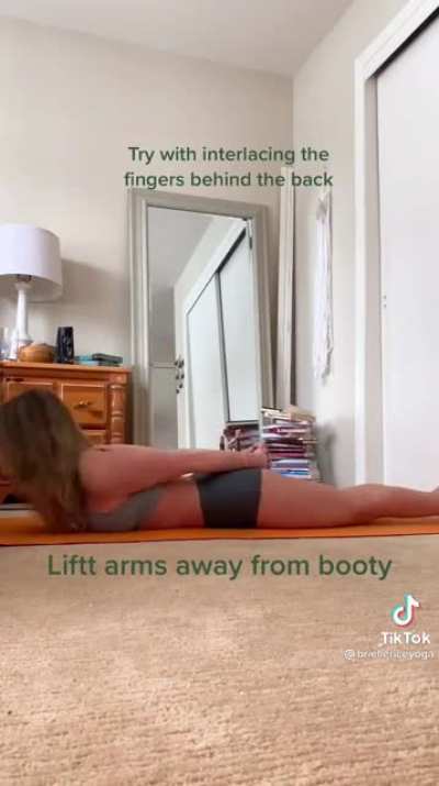 SHe&rsquo;S jUsT doInG YogA. WhY dO MEn aLwAYs SeXUaLIzE eVeRYThiNg? 🤪