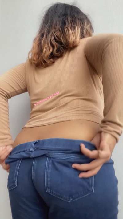 I heard y&rsquo;all like a girl&rsquo;s ass extra thicc and juicy  