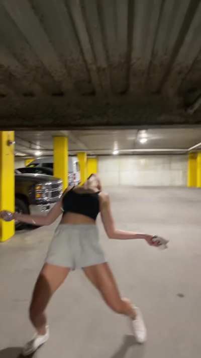6'9