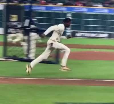 Travis running like he&rsquo;s an anime character