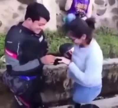 Y asi fue como tu madre y yo nos casamos