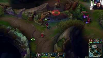 Akali tries to escape from Akali