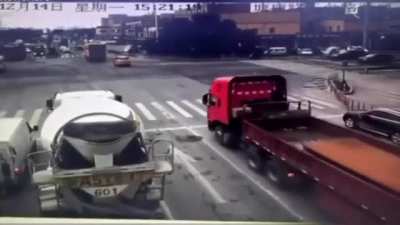 Instant regret when pressing brake pedal at last moment with unsecured load