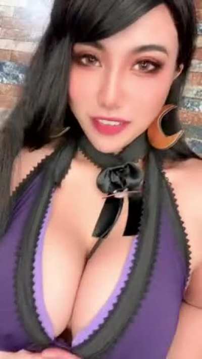 Tifa's titties got bigger 😛