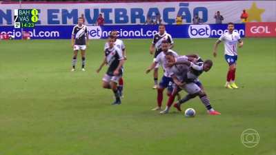 Lance do segundo amarelo do David contra o Bahia