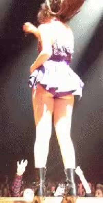 Her ass has me rock hard