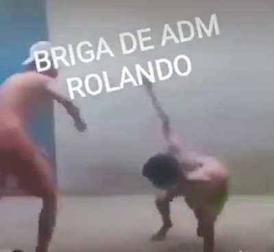 quero recomendar uns estilos de lutas pro u/Elpychula j&aacute; que ele quer montar uma escola de auto defesa, essa t&eacute;cnica &eacute; ensinada aos ADMs para que eles possam conter os membros comuns caso ocorra uma agita&ccedil;&atilde;o