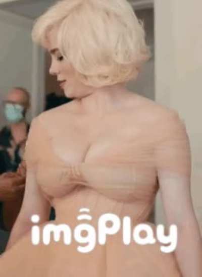 Sorry for the fucking watermark, but you can still watch Billie's goddess boobs.
