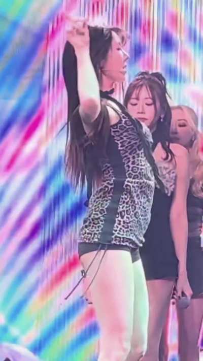 Yoohyeon 🍑