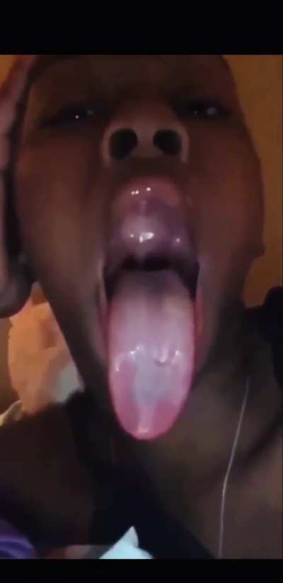 👅