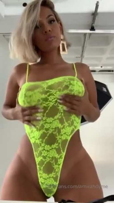 Amirah😍🍑