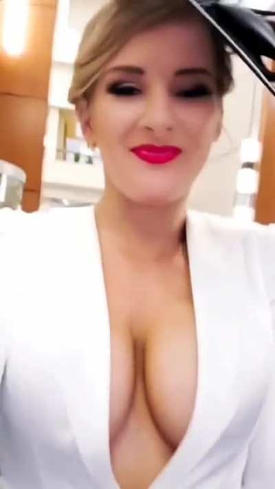 Lacey Evans