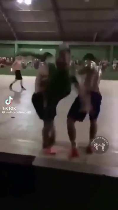Pra que essa viol&ecirc;ncia?