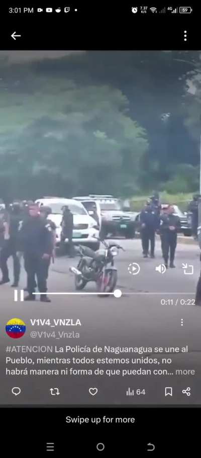 Mas polic&iacute;as se unen al lado correcto