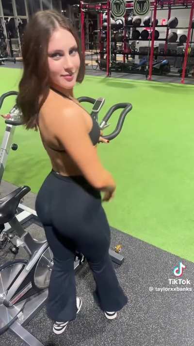 @taylorxxbanks u/taylorrbanks19 rg/taylorbanks19