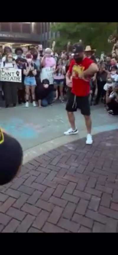 Cop gets served!