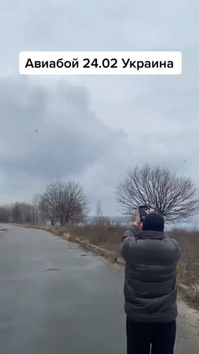 Ukrainian Mig-29 chases Russian Su-25 on the first day of invasion, MFS