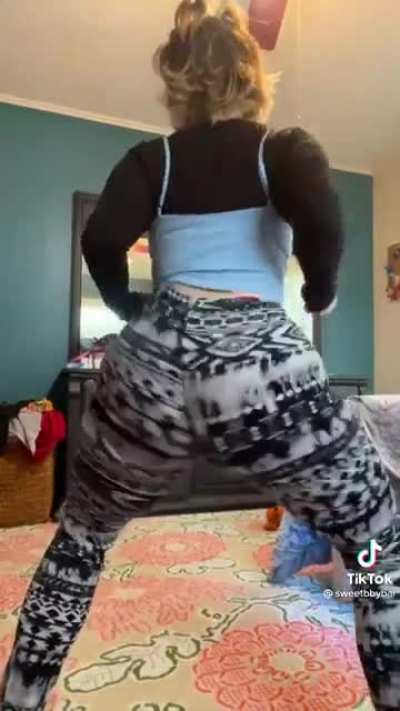 Soft and jiggly booty