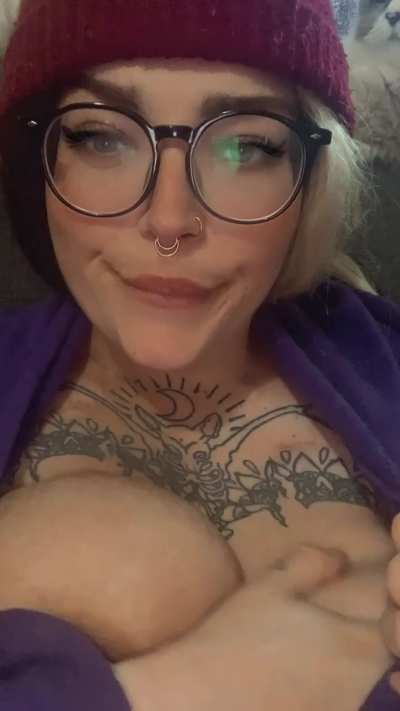 Sunday morning tittttties