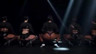 &ldquo;Body&rdquo; MV Twerking Compilation