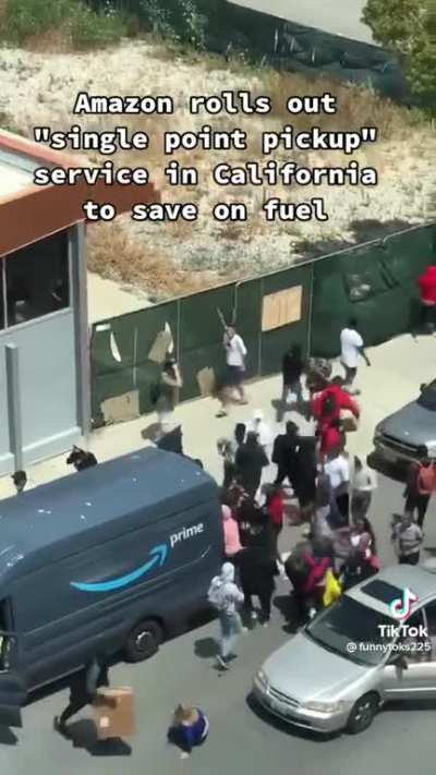 Thieves ravage Amazon delivery van in California