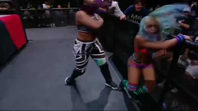Athena gets the win & retains her championship!