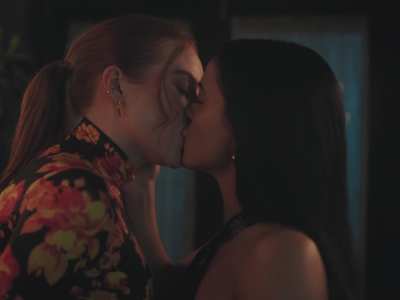 Camila Mendes &amp;amp; Madelaine Petsch making out has me a whole different level of horny