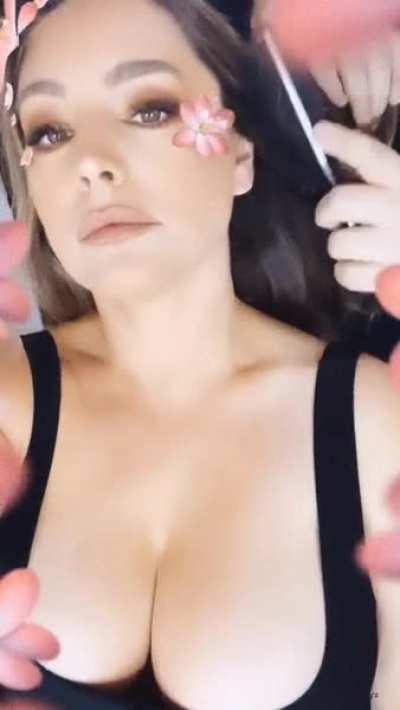 Kelly Brook