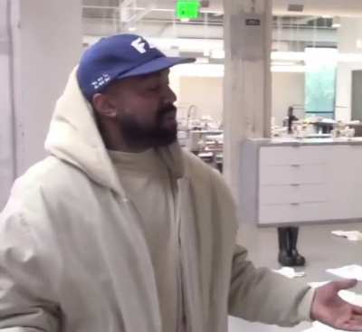 "I went from being a multi billionaire to not being able to use my Apple Pay" "if this can happen to me, this can happen to other Americans" - Kanye West (YE) 🚨 🚨 🚨