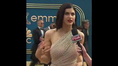 Alexandra Daddario GIF (2022 Emmys)