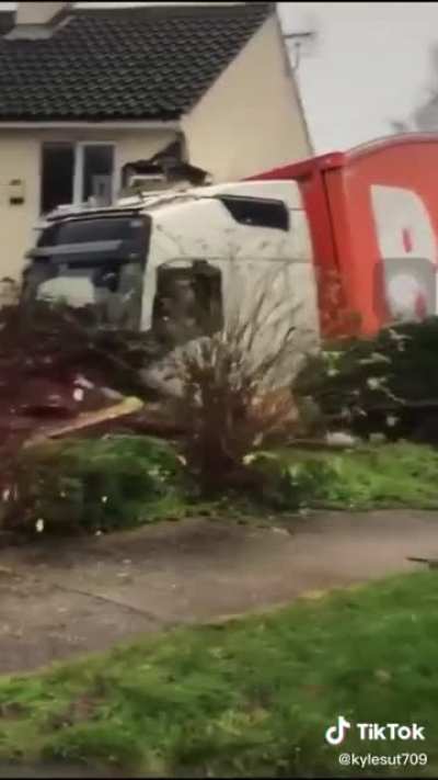 Jahnee, I hink we've a fuckin prablem here