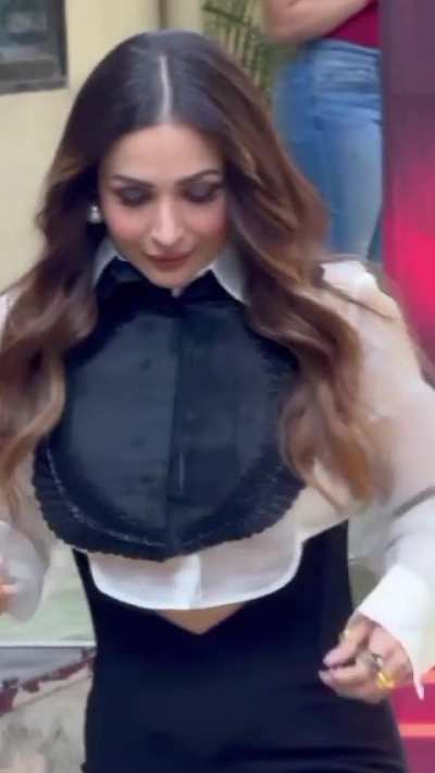 Malaika Arora Looking So Beautiful Woww....😍👌&hearts;️
