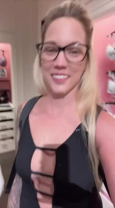 Then there was that one time I walked around the mall with his cum on my face